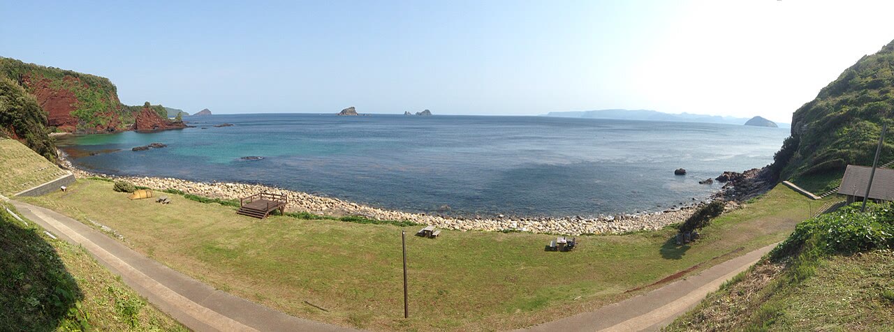 海士町の海岸と穏やかな海